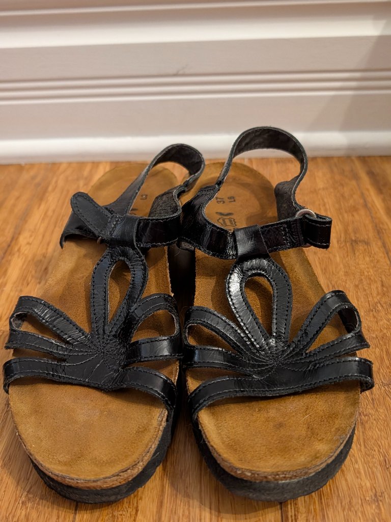 Versatile Naot Black Leather Sandal, Size 37